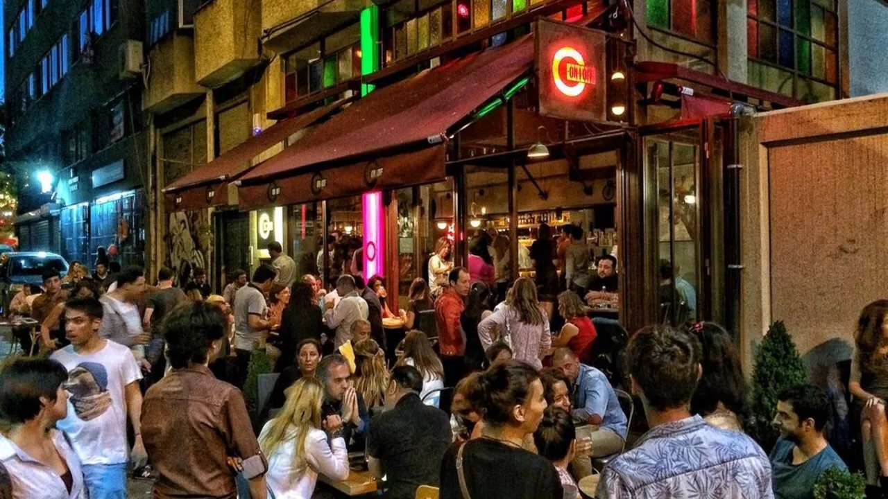Istanbul's Nightlife Guide: From Sunset to Sunrise