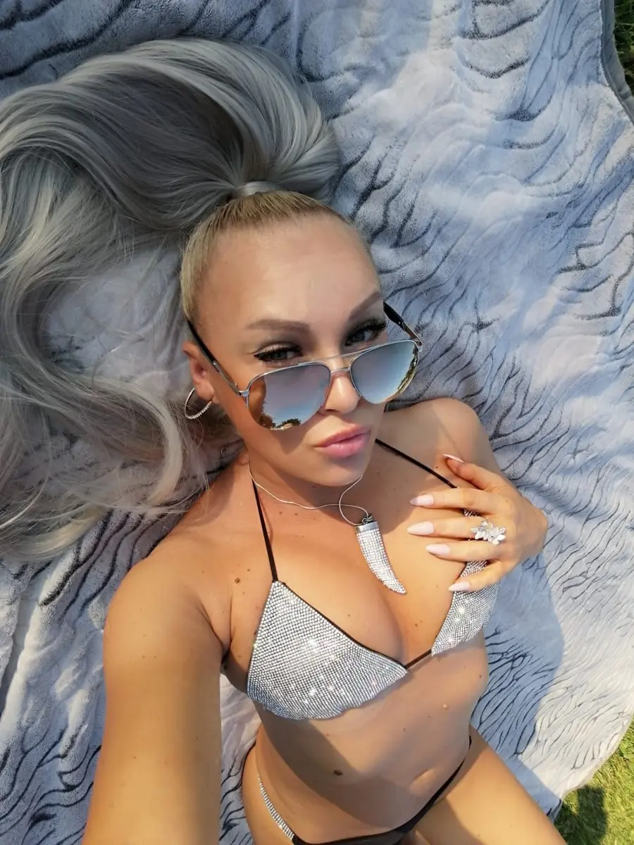 Elena escort in Moscow