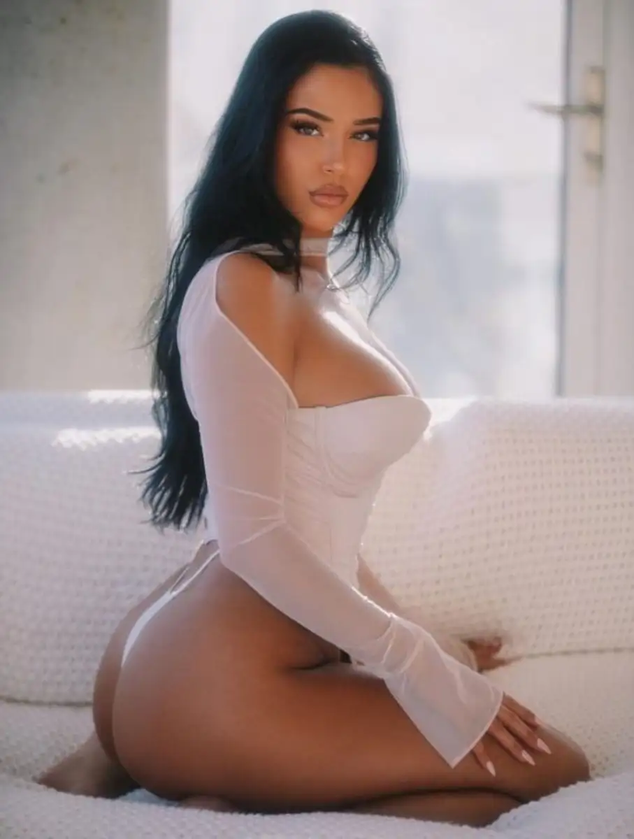 Estelle escort in Dubai