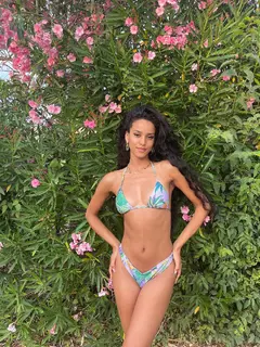 Flora escort in Moscow