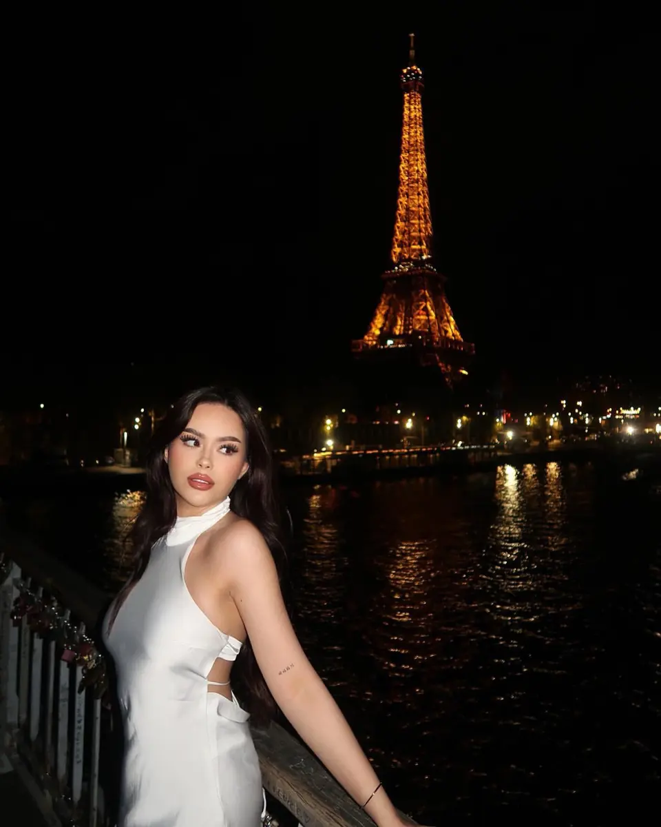 HAYALEY escort in Moscow