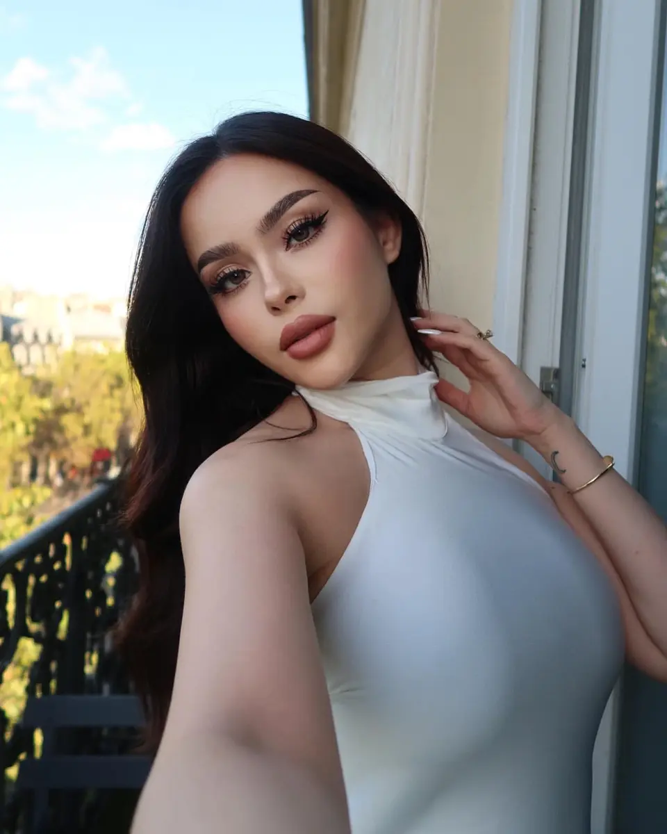 HAYALEY escort in Moscow