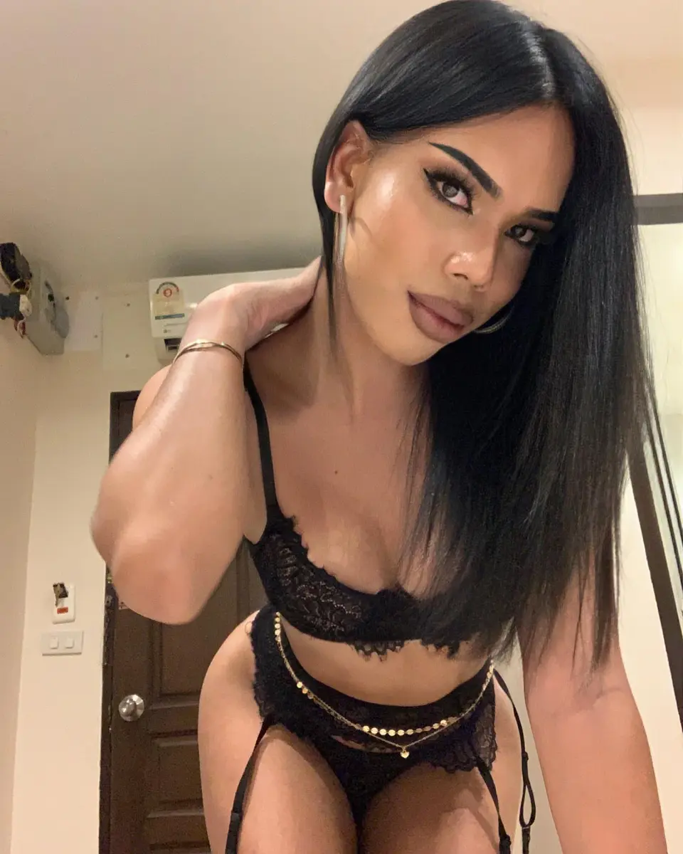 Kamila escort in Dubai