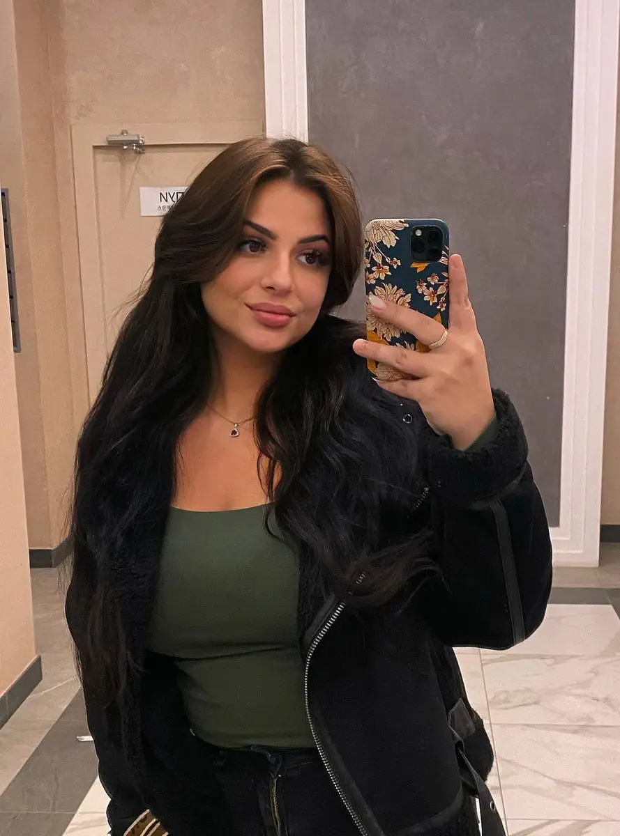 Karina escort in Moscow