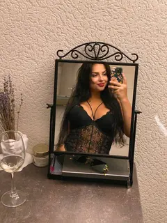Karina escort in Moscow