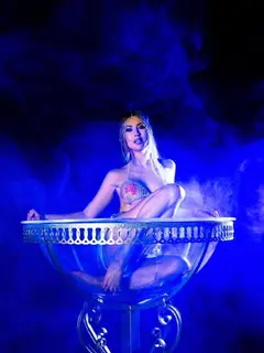Karolisa escort in Moscow
