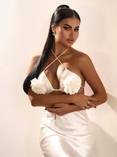 Lizzie escort in Moscow