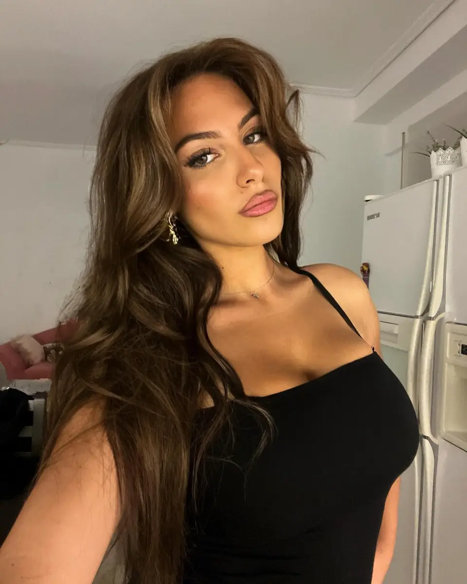 Loren escort in Dubai