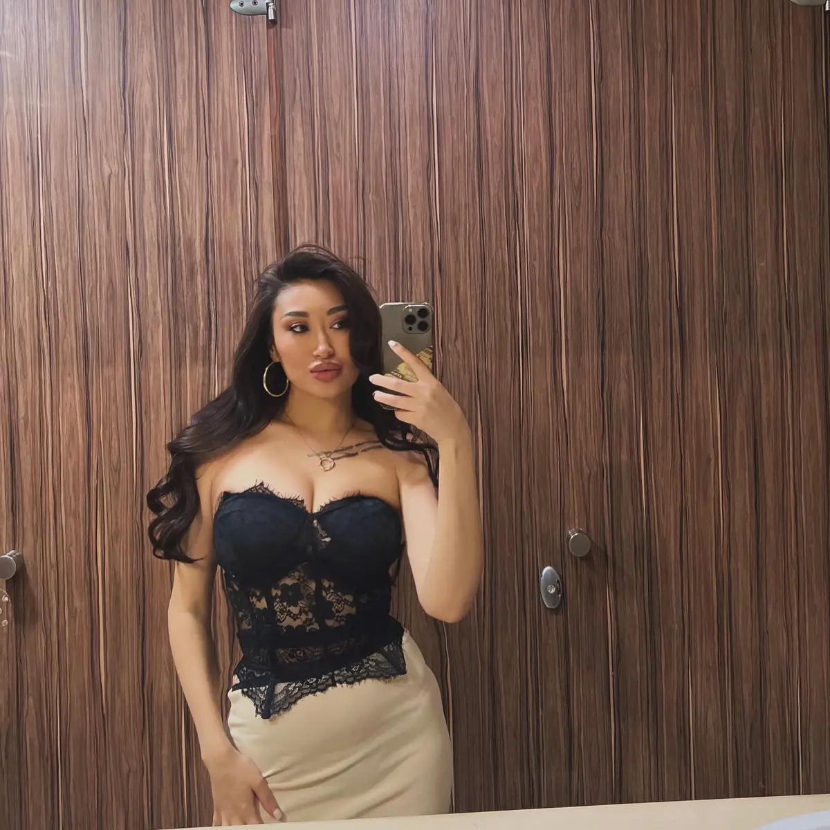 Nessa escort in Astana