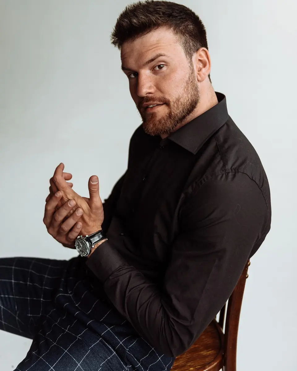 Oleg escort in Dubai