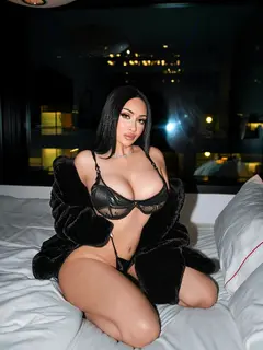 Samfira escort in Dubai