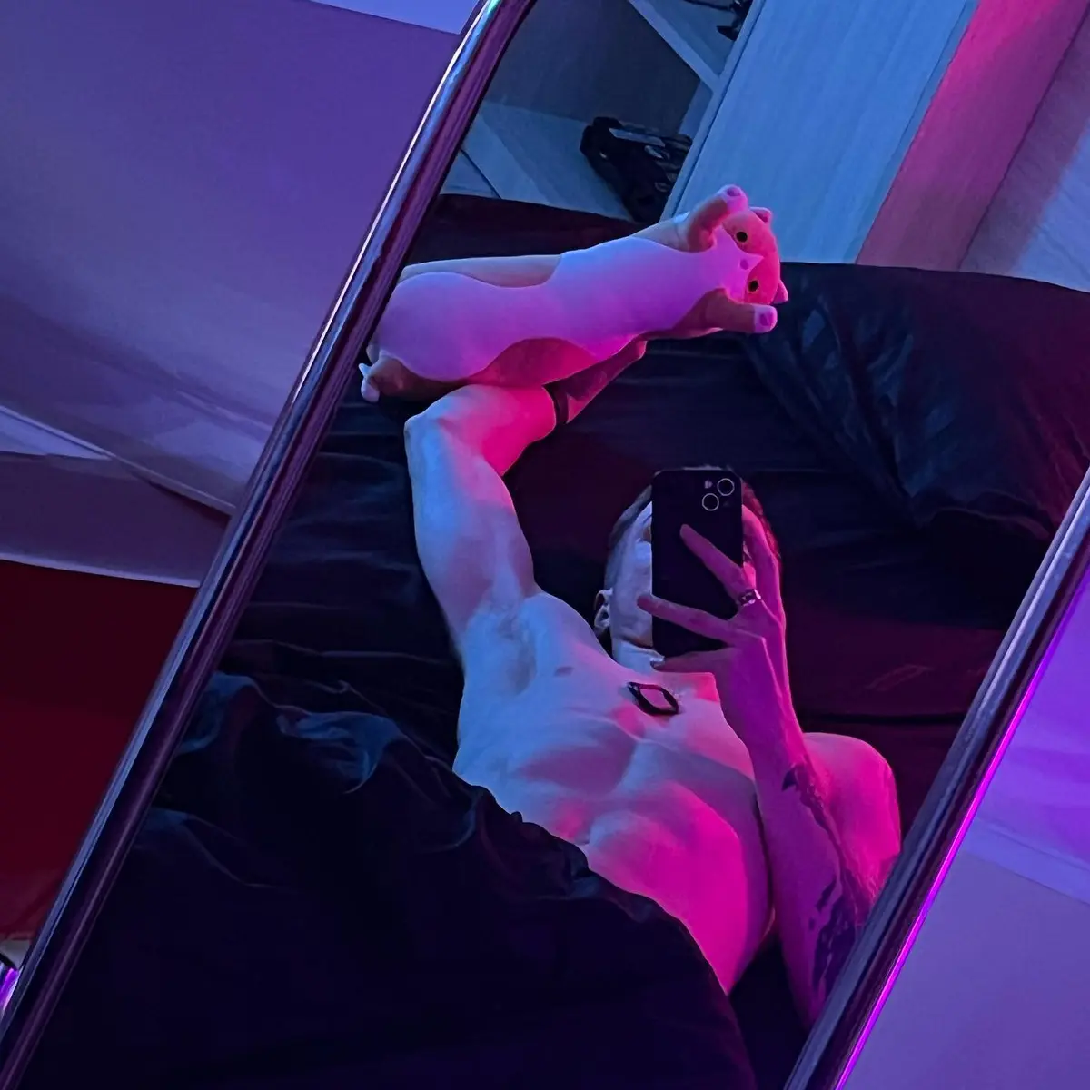 Simon escort in Dubai