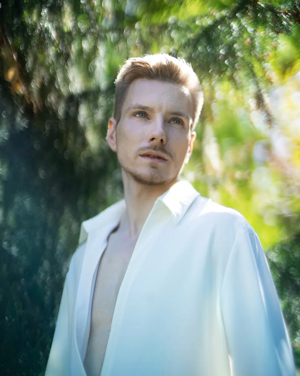 Simon escort in Dubai