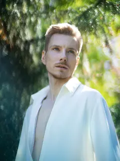 Simon escort in Dubai