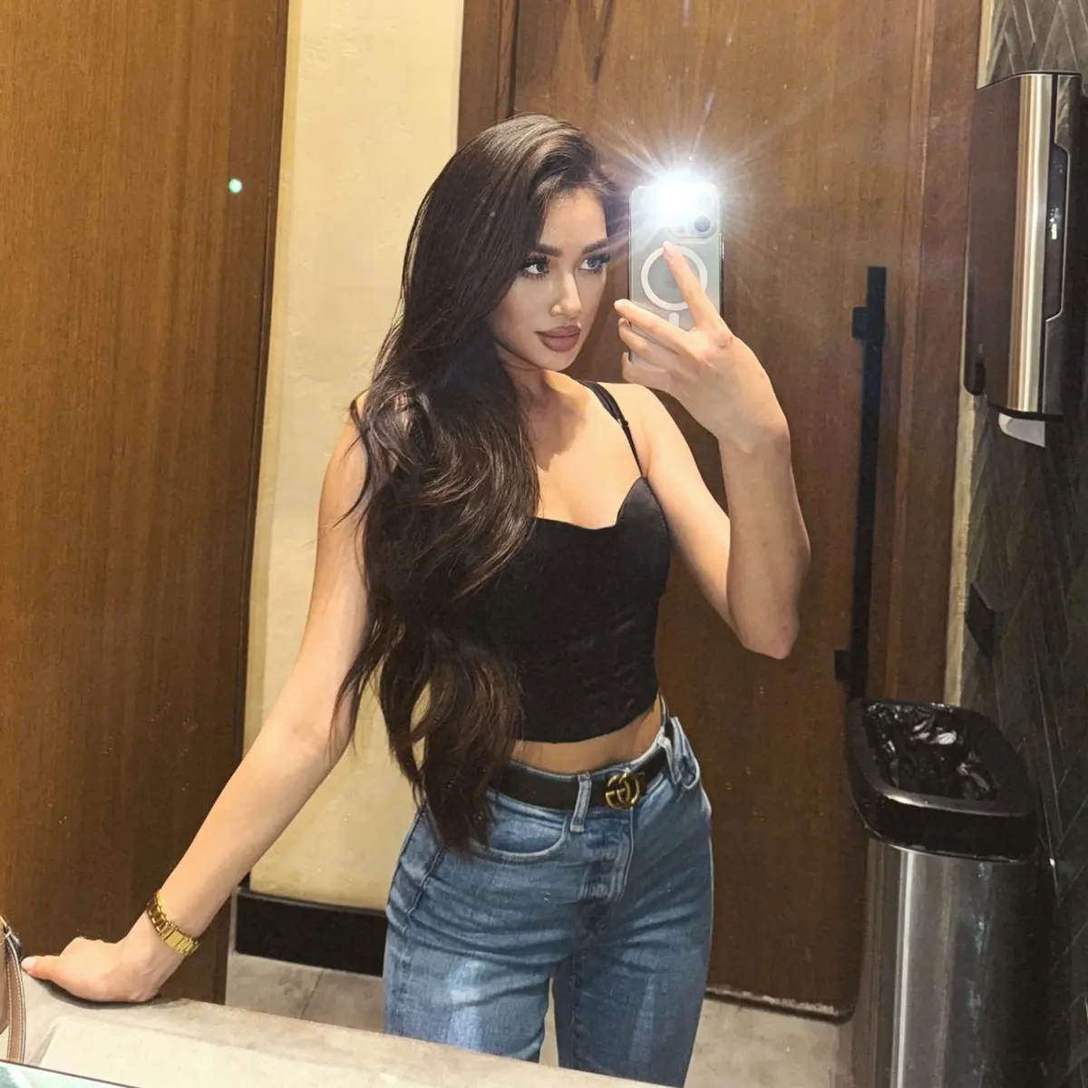 Tais escort in Astana