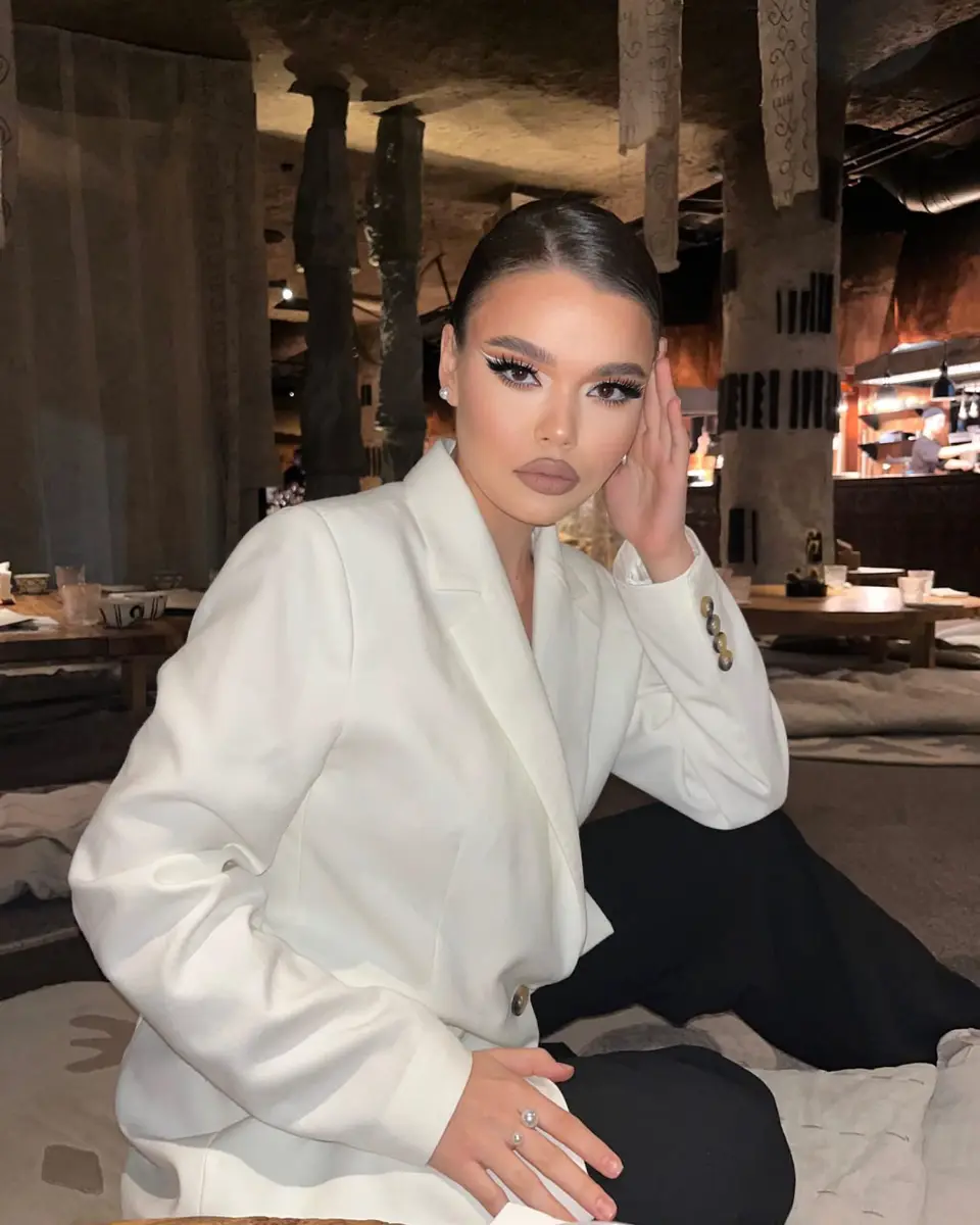 Vikсoria escort in Astana