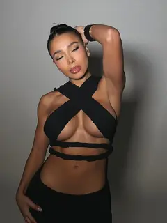 Zahra escort in Dubai