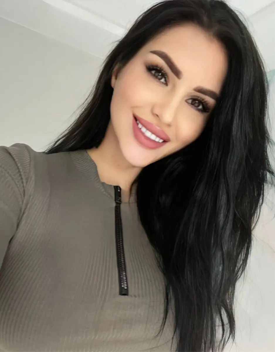 Zoi escort in Moscow